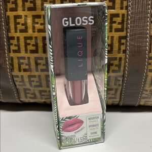 Lique Lip Care with Tropical Design